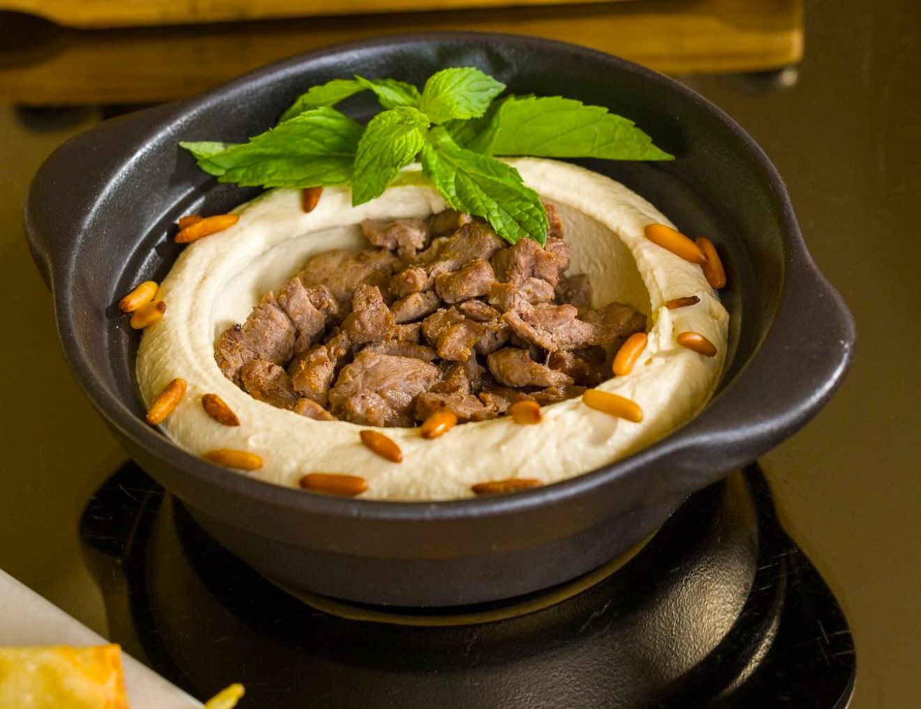 حمص باللحمة 