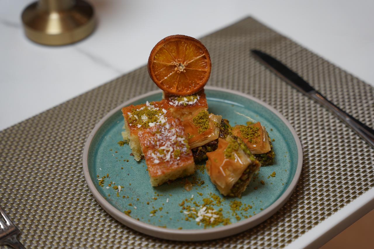 طبق شرقي مشكل 