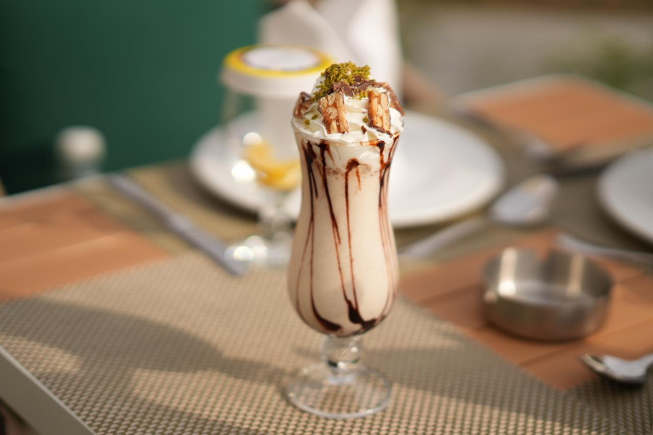 ميلك شيك سنيكرس