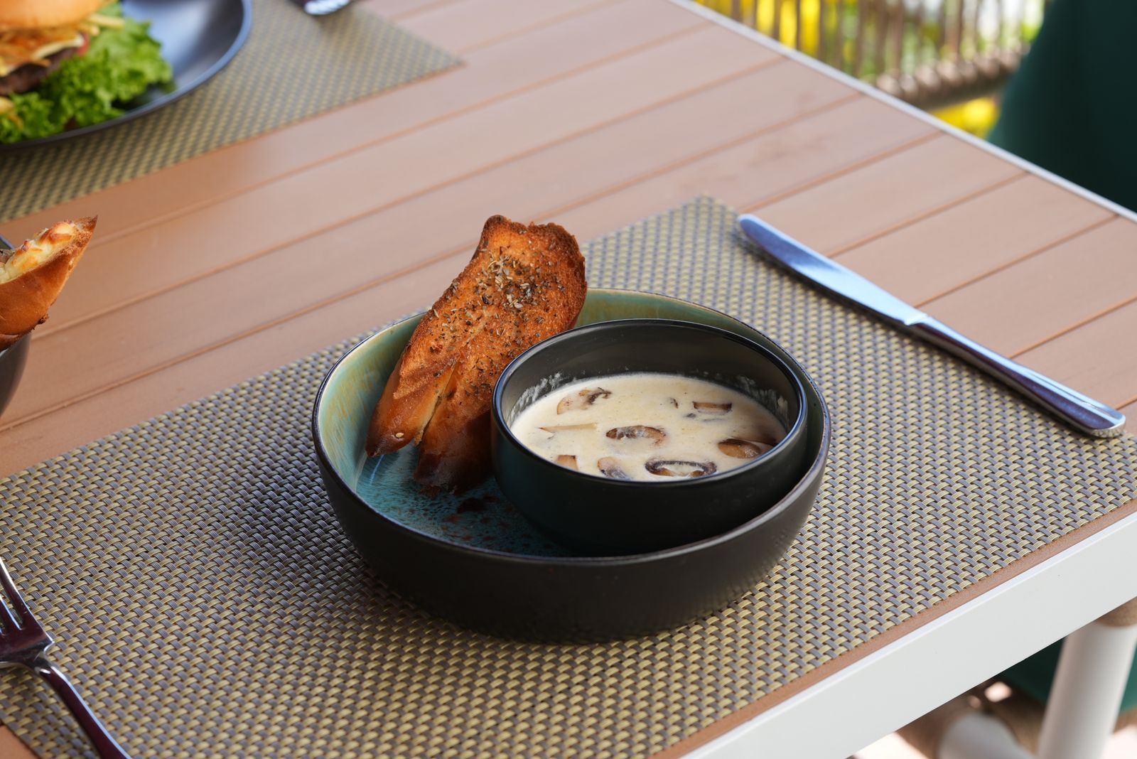 شوربة كريمة فطر مع الشوفان 